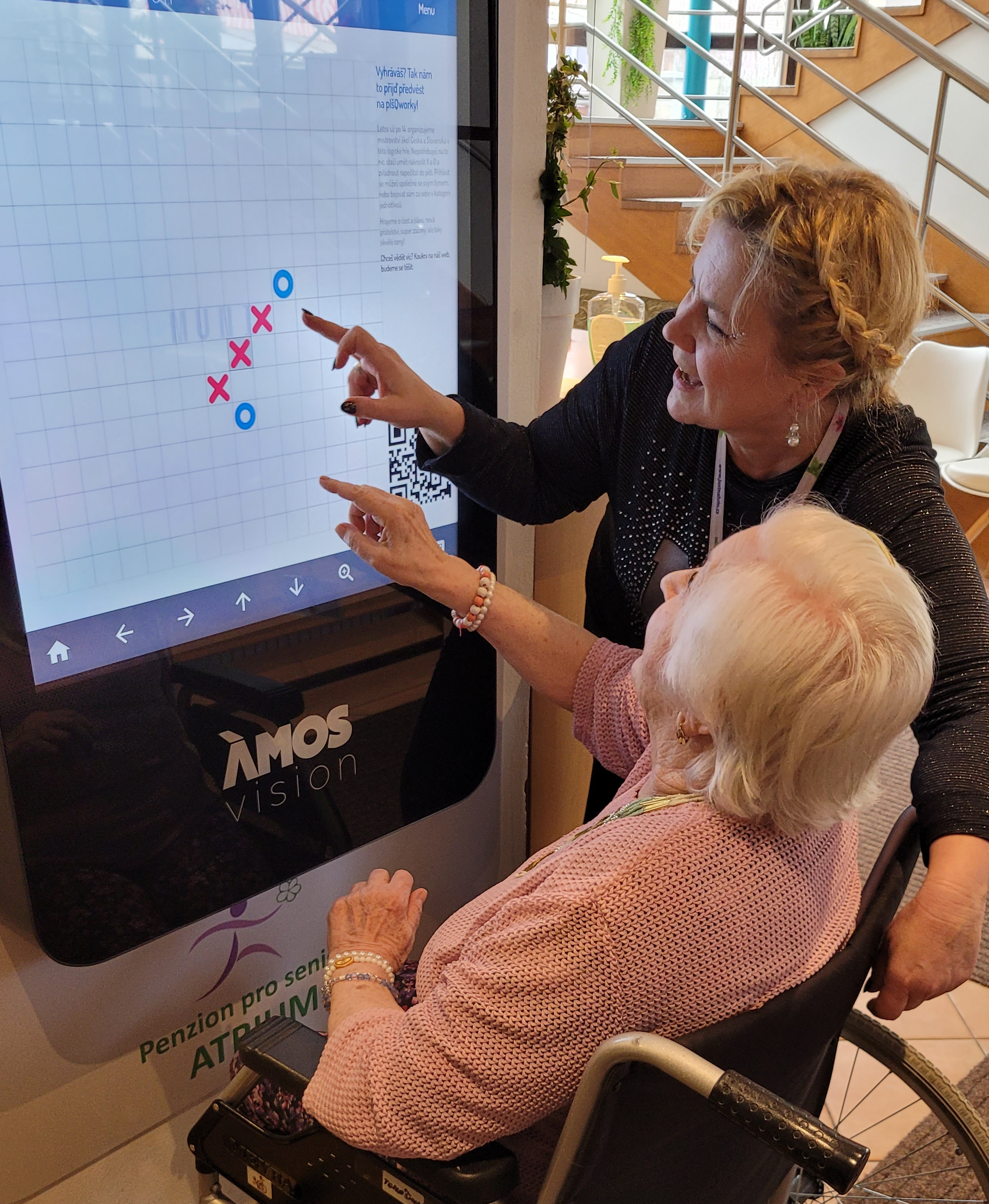 Dotykový panel pro domovy seniorů